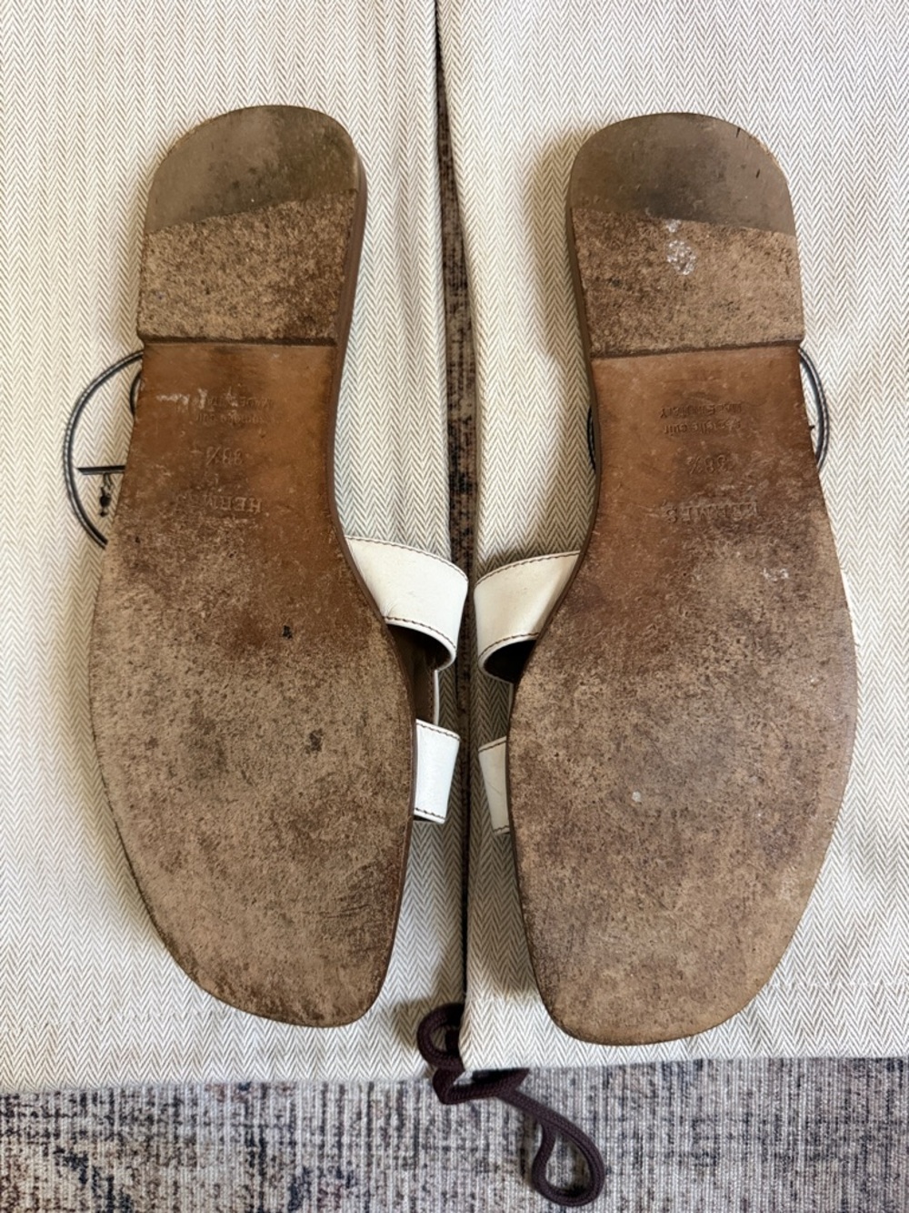 Hermes Oran White Leather H-Slide Sandals, Size 38.5 - Picture 3 of 3